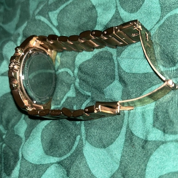 Michael Kors Gold watch - Picture 3 of 5